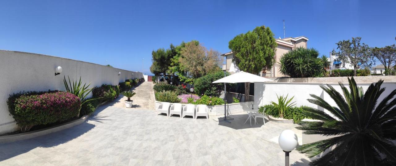 Seagull Apartments - Front And Sea View & Airport Bari Exterior photo