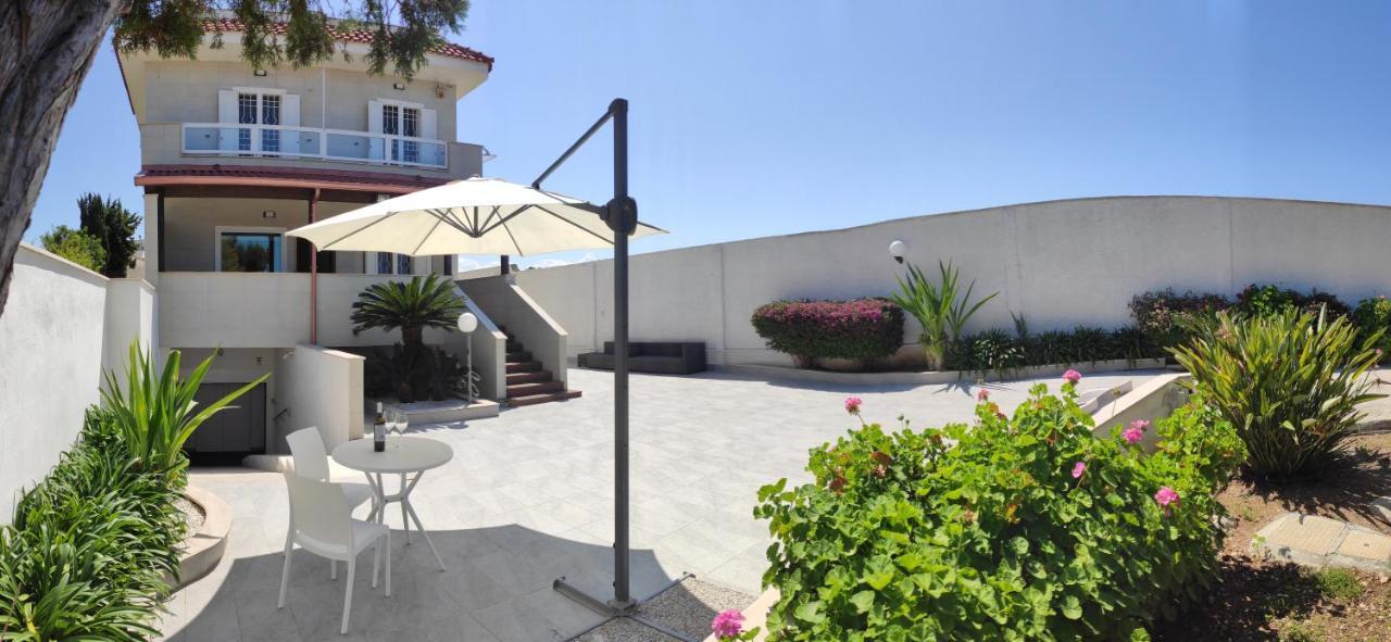 Seagull Apartments - Front And Sea View & Airport Bari Exterior photo