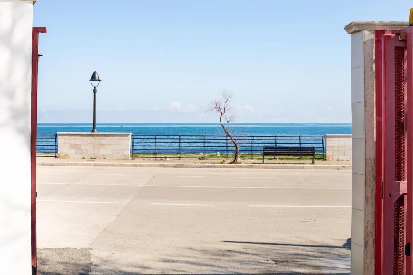 Seagull Apartments - Front And Sea View & Airport Bari Exterior photo